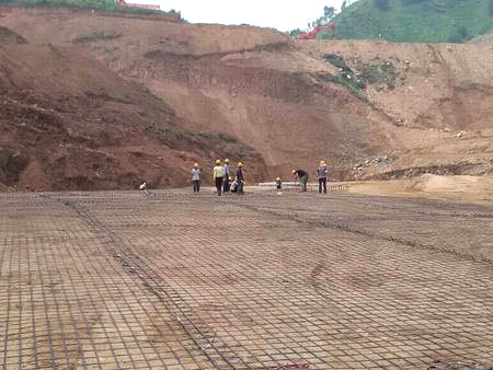 湖南瀏陽(yáng)鋼塑70格柵路基加固