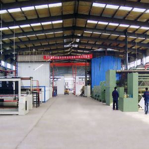 經(jīng)編滌綸土工格柵車間一角