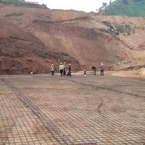 湖南瀏陽(yáng)鋼塑70格柵路基加固