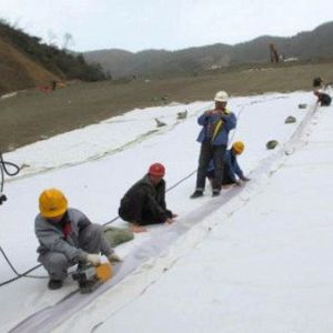 白溪水庫復(fù)合土工膜施工