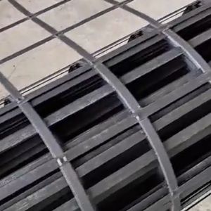 鋼塑土工格柵